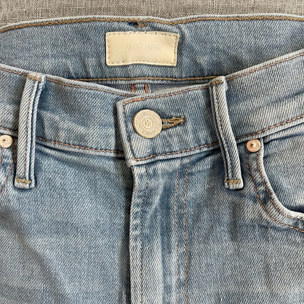 MOTHER Insider Crop Step Fray High Rise Jeans Womens 24 Light Wash Fresh Catch